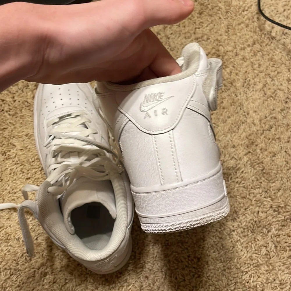 Air Force 1 Mid - Picture 3 of 5